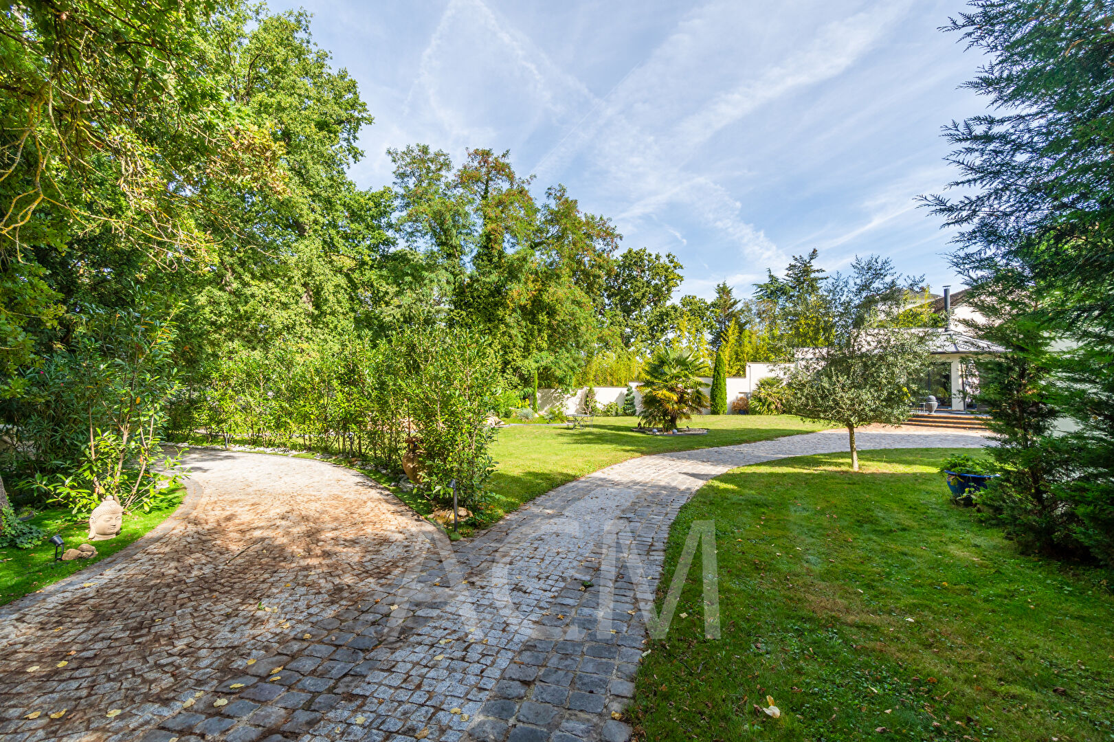 Maison 265m² — Le Mesnil-le-Roi