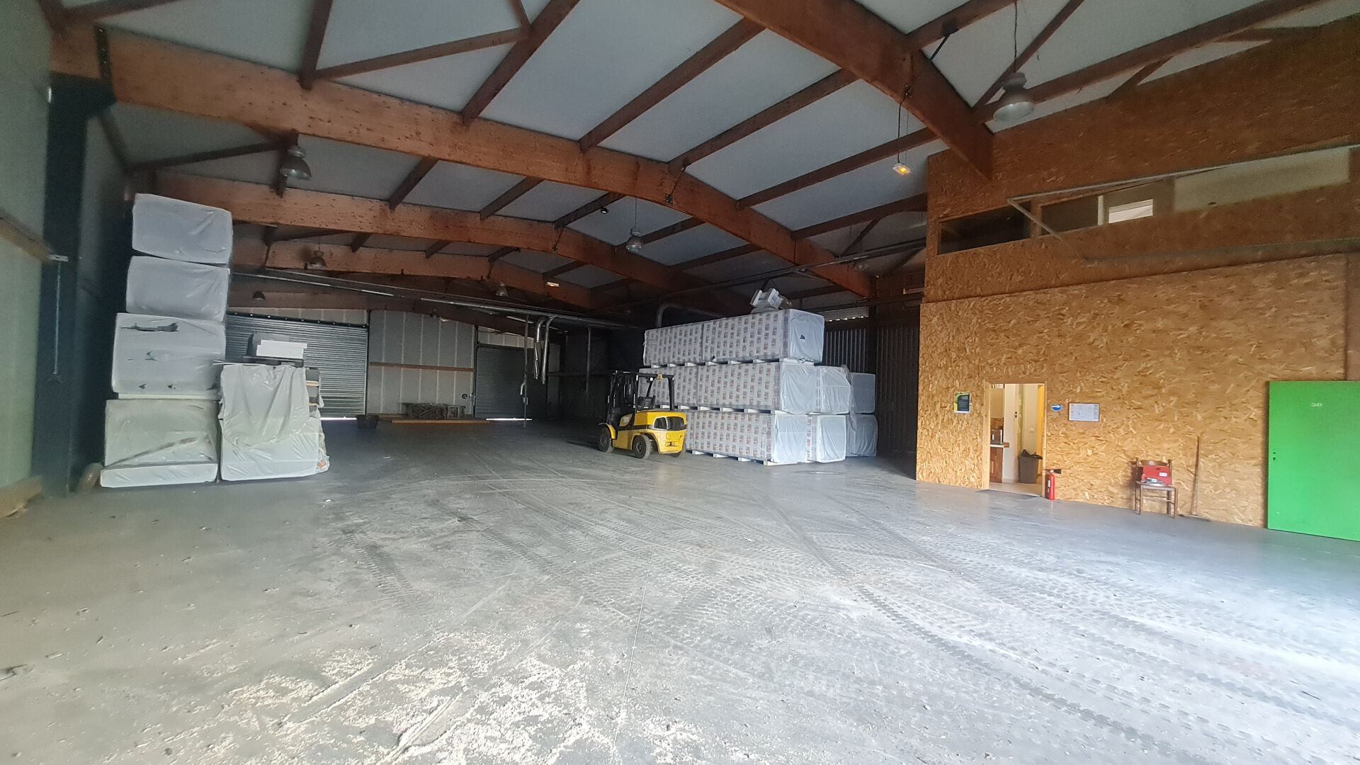 Photo Local commercial Lamothe Montravel 1330 m2 image 2/6