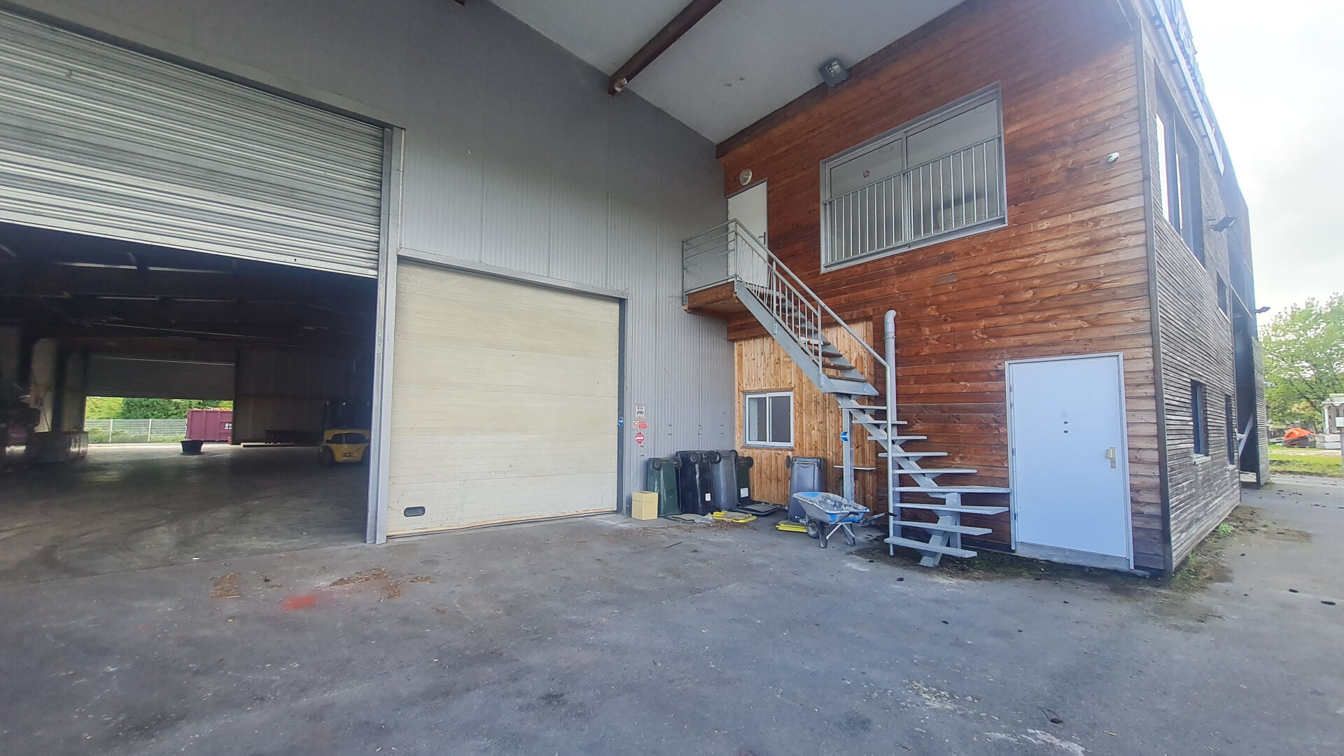 Photo Local commercial Lamothe Montravel 1330 m2 image 3/6