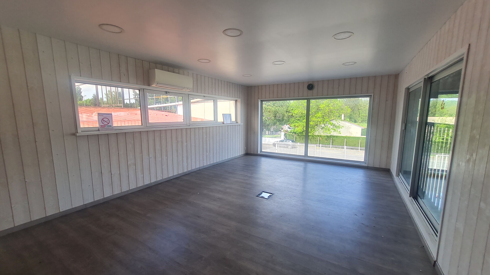 Photo Local commercial Lamothe Montravel 1330 m2 image 5/6