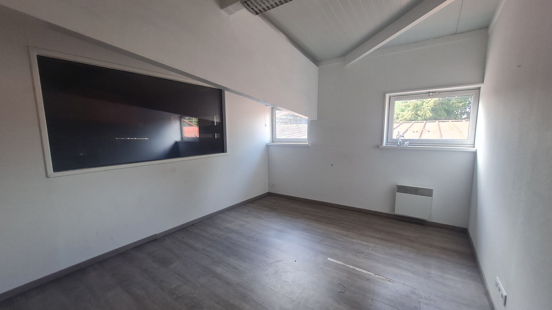 Photo Local commercial Lamothe Montravel 1330 m2 image 6/6