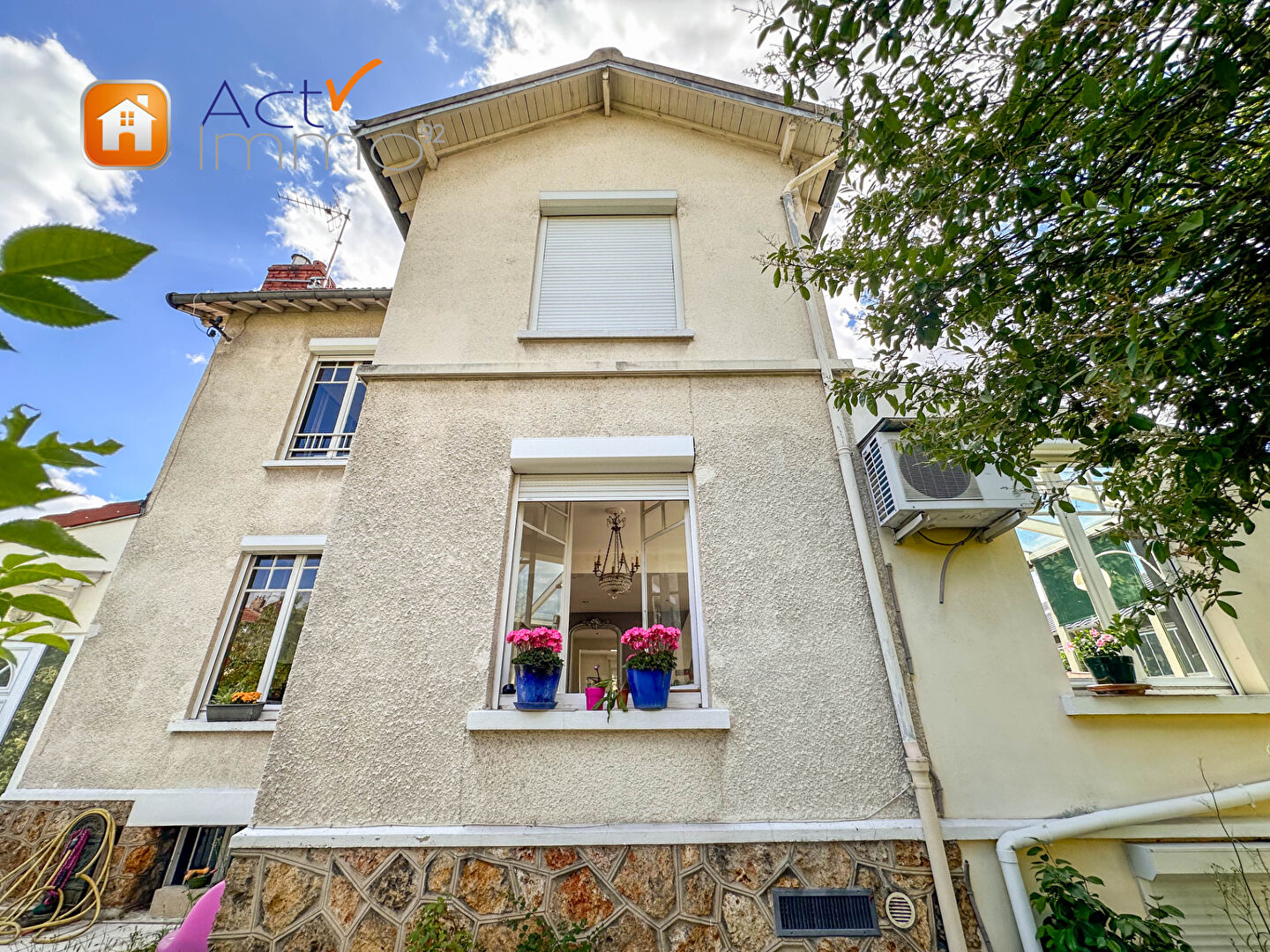 COLOMBES - MAISON 7 PIECES 155M²