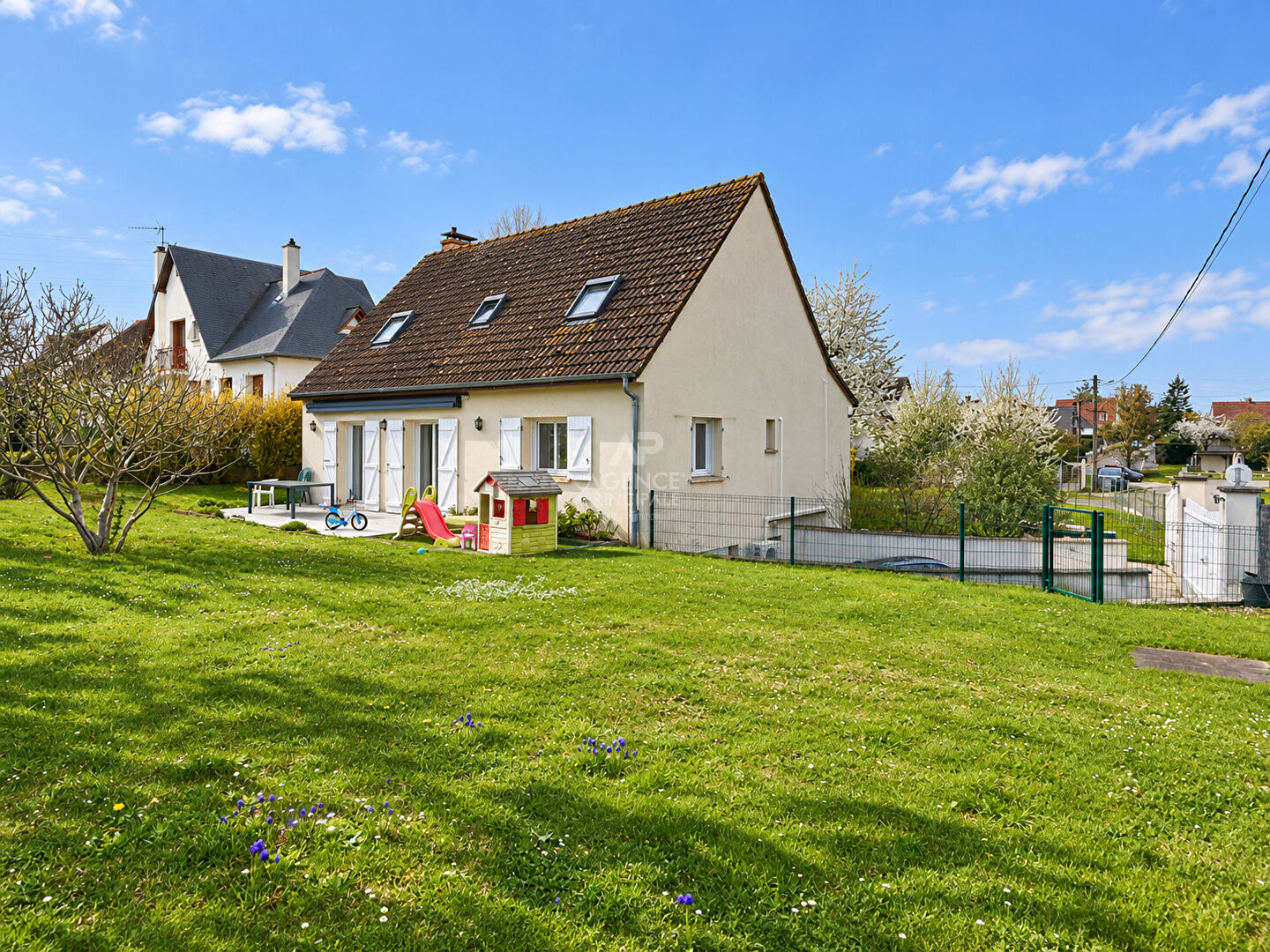 Maison Chapet 131 m2 AU CALME