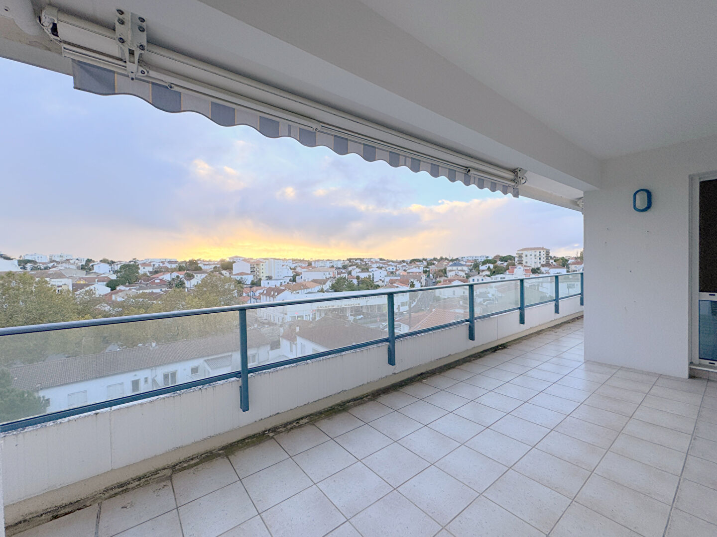 ROYAN HYPER CENTRE/ MARCHE grand T2