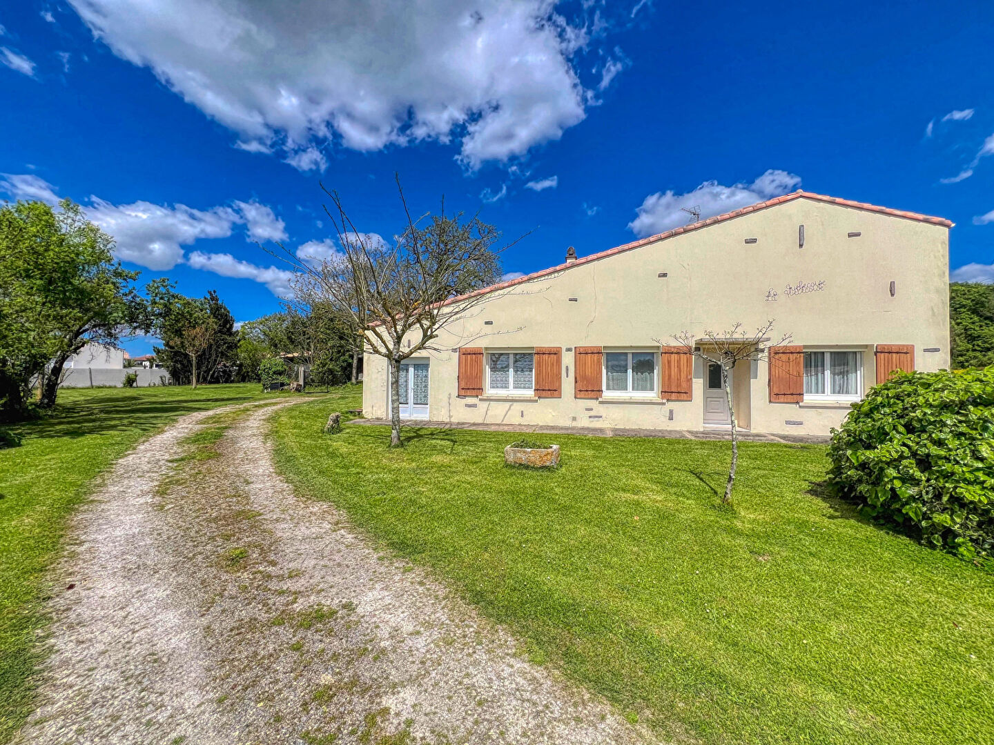 À vendre - Maison familiale à moderniser -Médis, proche Royan