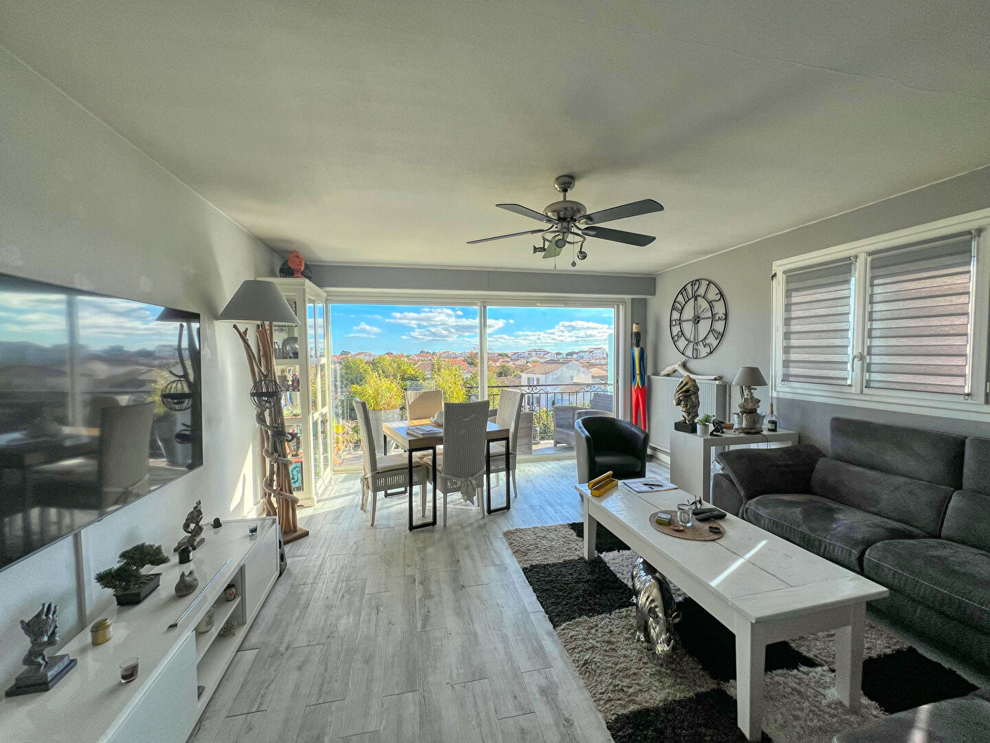 Photo VAUX SUR MER - Superbe appartement à 850 m de la plage de Pontaillac image 3/6