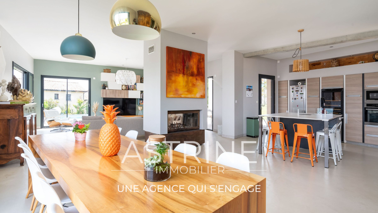 Photo SUPERBE VILLA D'ARCHITECTE 228m2 Terrain 2170m2 - VUE DÉGAGÉE image 2/6