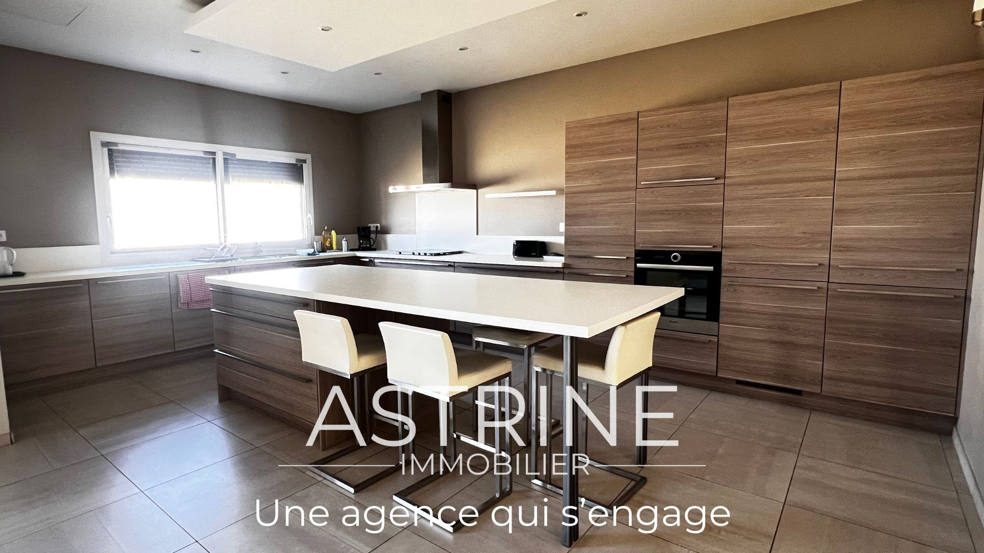 Photo Maison 6 pièce(s) 156 m2 image 3/6