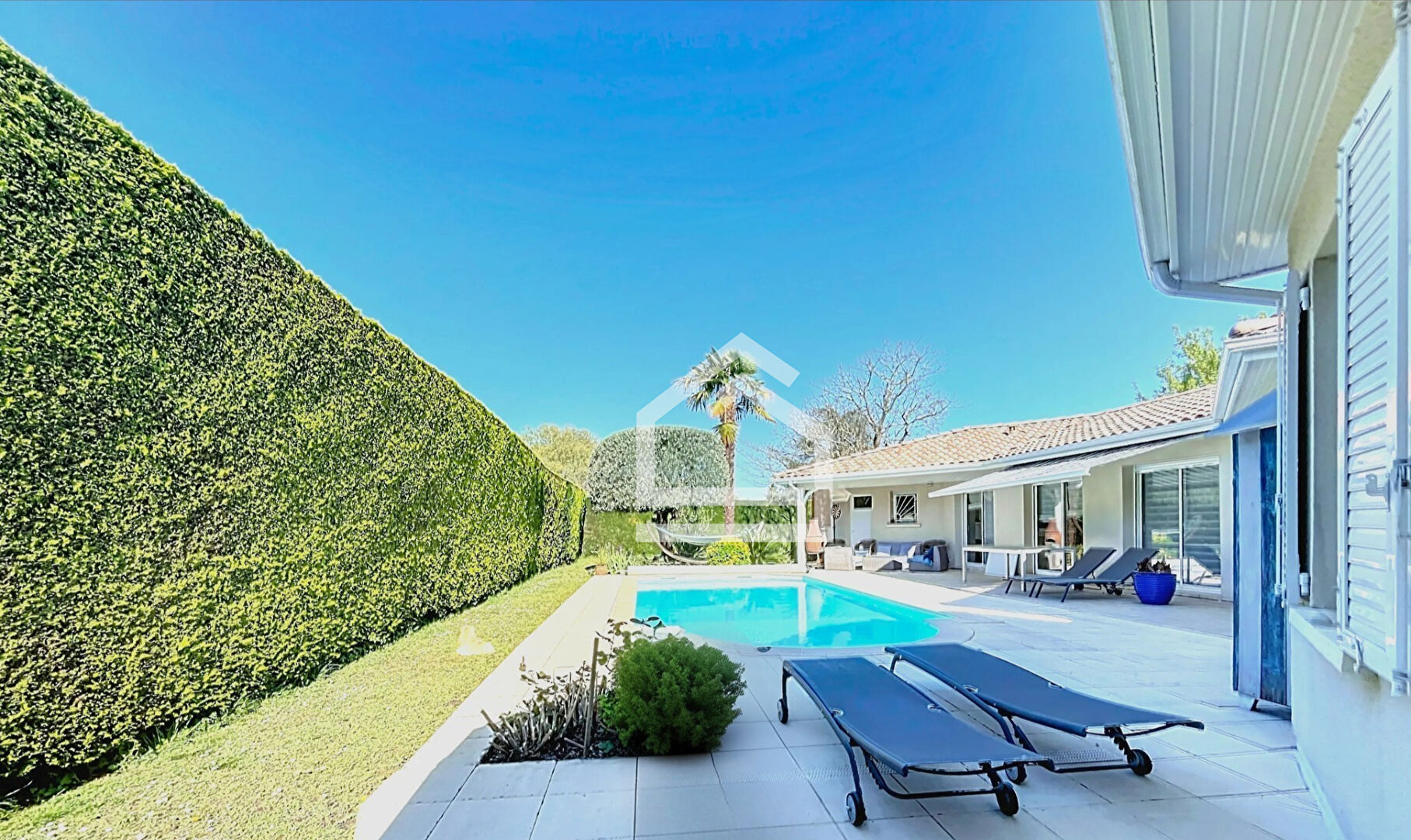 BLANQUEFORT CENTRE - MAISON FAMILIALE - 5 CHAMBRES & PISCINE CHAUFFÉE.
