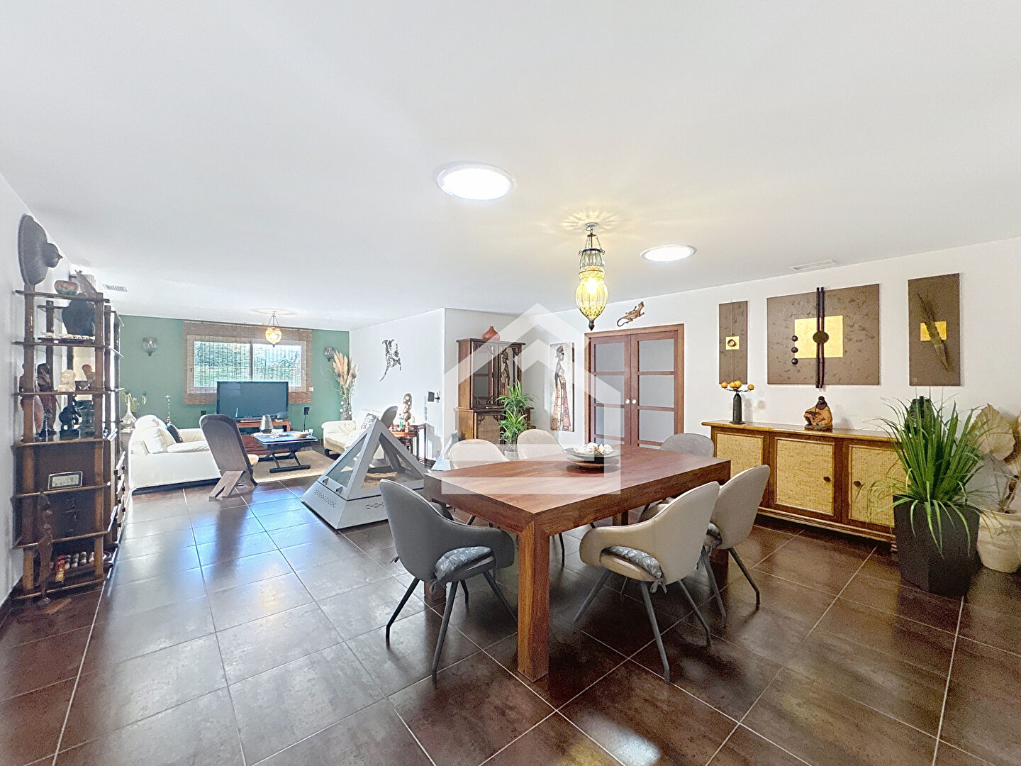 Photo Le Haillan - Maison de plain-pied de 139m² environ, 4 chambres avec piscine proche du parc Sainte-Christine. image 3/6