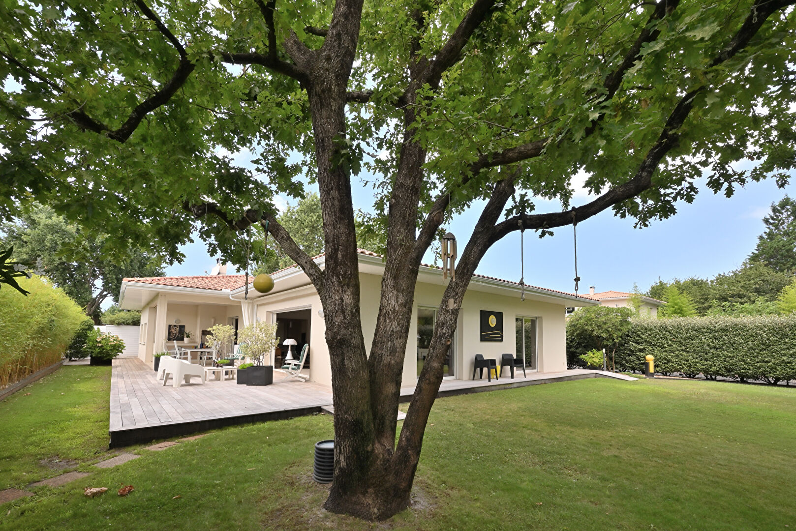 LEGE BOURG - MAISON CONTEMPORAINE RAFFINÉE DE PLAIN-PIED - STATIONNEMENT BATEAU OU CARAVANE