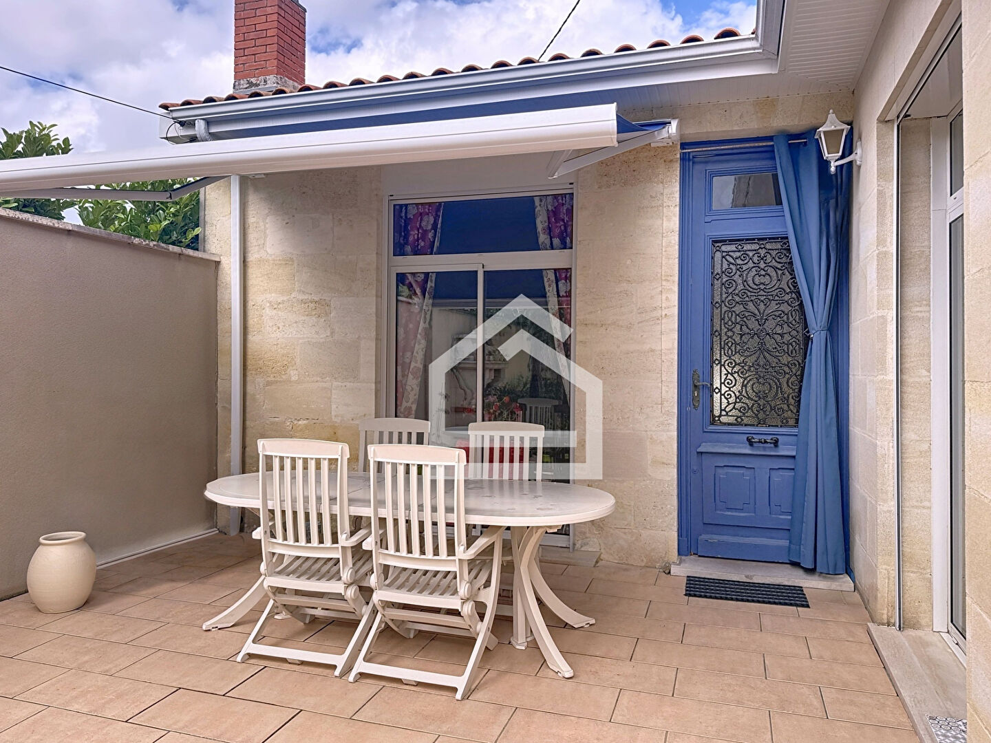 Bordeaux Saint Augustin - Double Échoppe de plain-pied de 5 pièces avec jardin et garage.