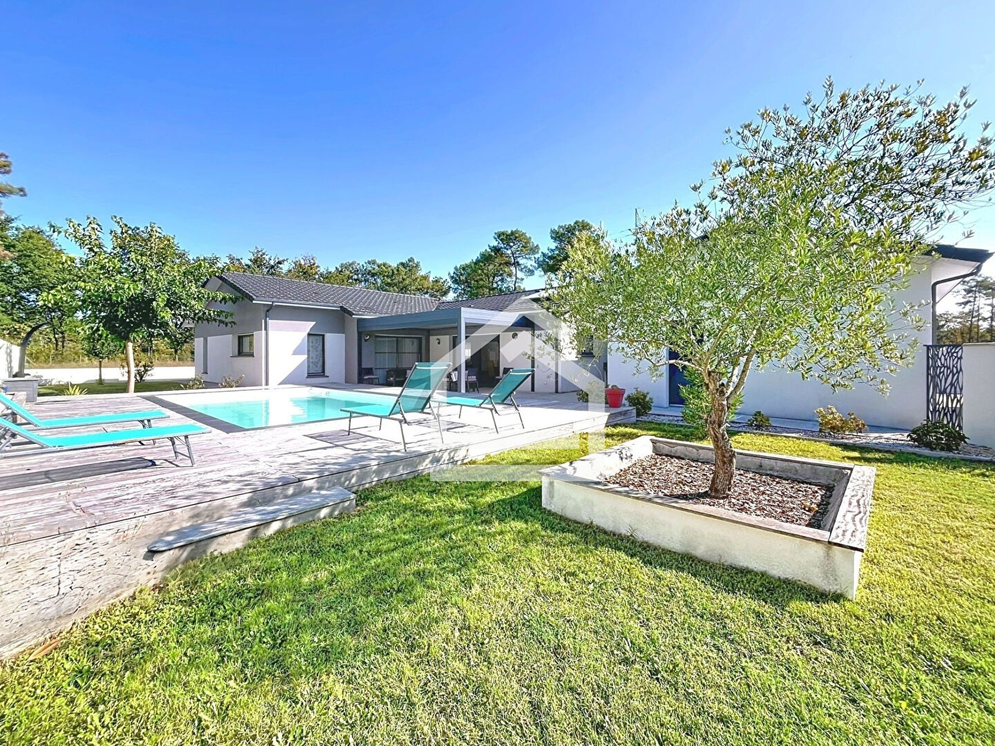 LE PIAN-MÉDOC - Maison contemporaine de 6 pièces - 175 m² environ - Terrain paysager de 3 200m2