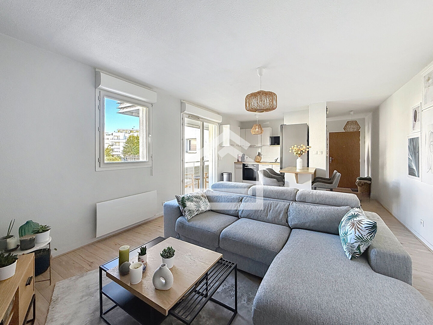 Bordeaux Caudéran - Appartement avec balcon, place de stationnement et parking en sous sol