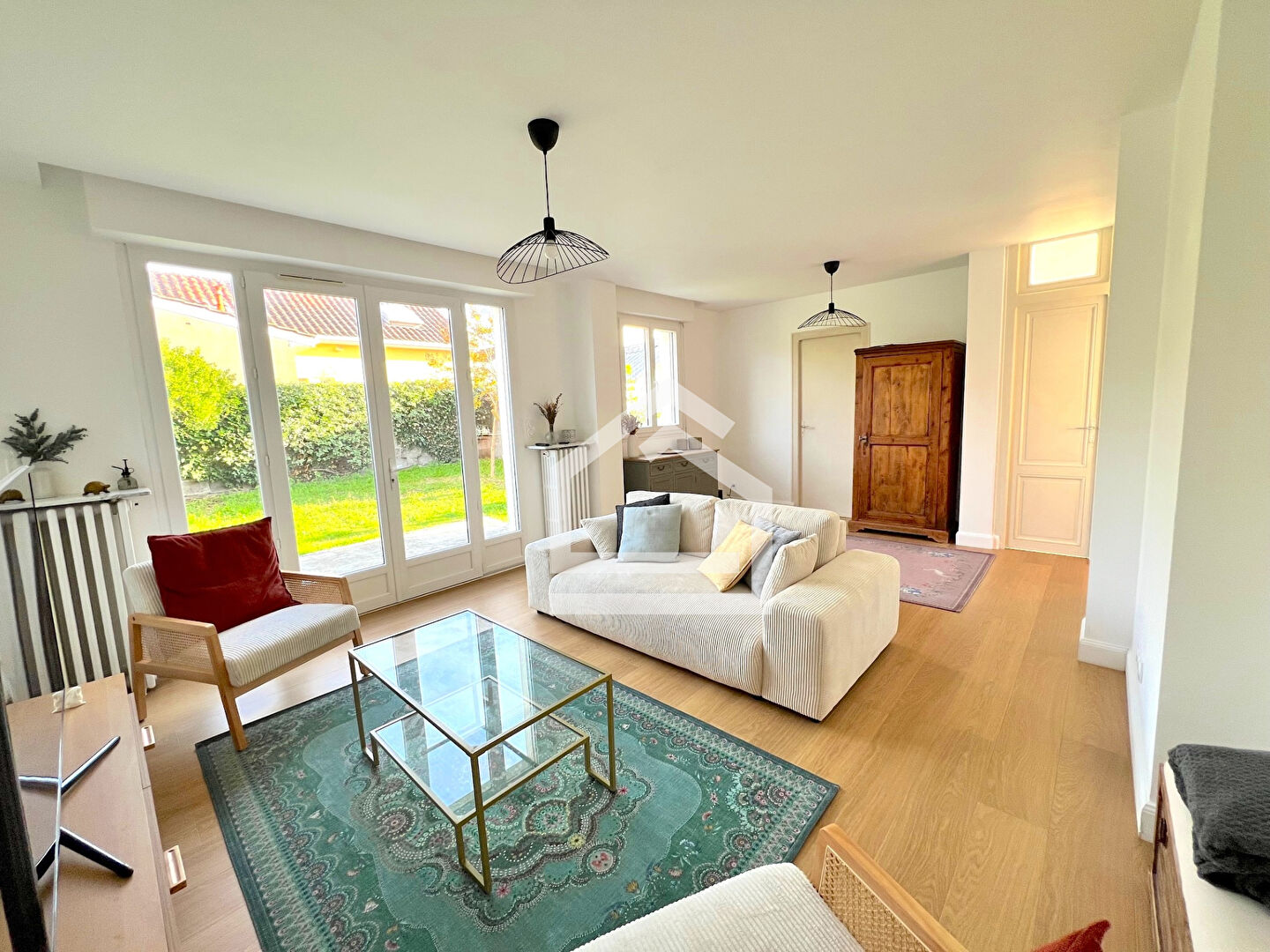 Photo CAUDÉRAN - Primrose : Maison indépendante 6 pièces - Élégance, confort et emplacement prisé. image 1/6