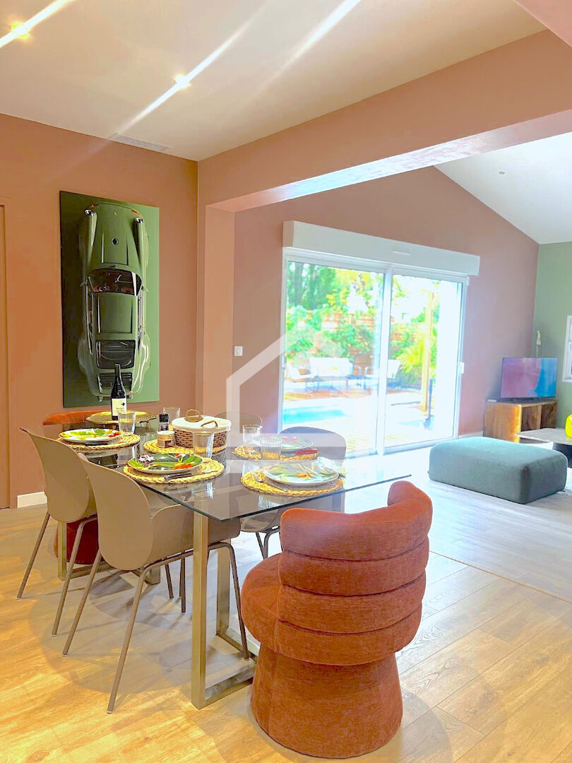 Photo BORDEAUX CAUDÉRAN, Maison rénovée de plain-pied de 141m2 avec piscine. image 2/6