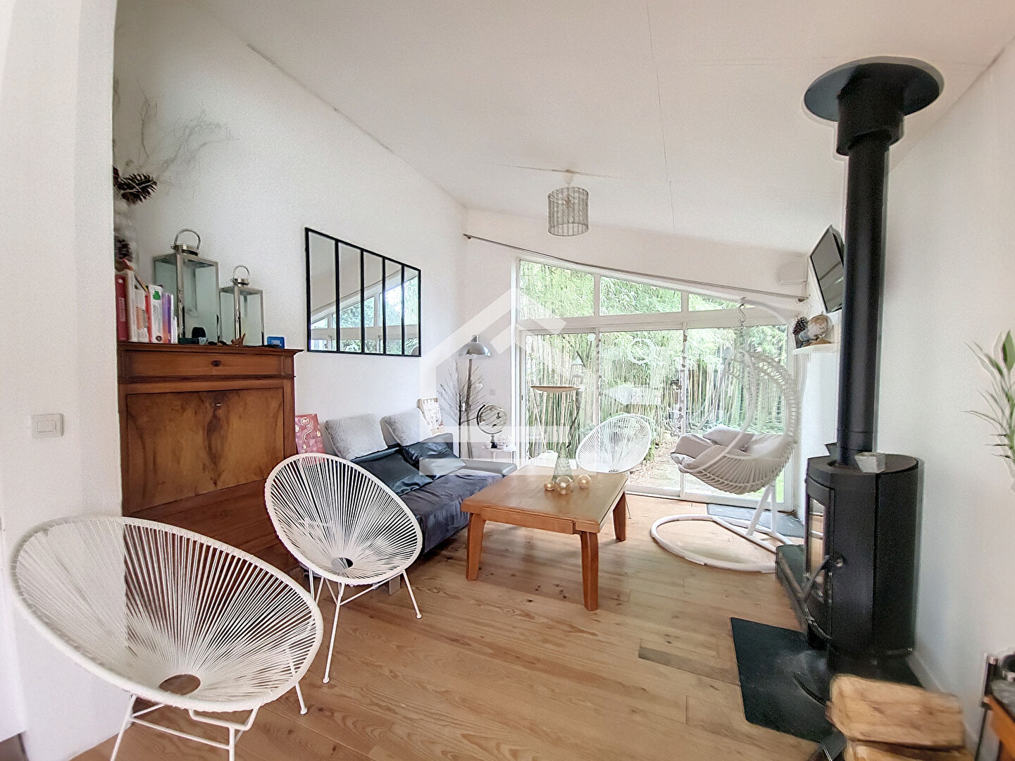 Photo Mérignac Arlac - Villa avec beaux potentiels au calme dans une impasse avec piscine et dépendance image 4/6