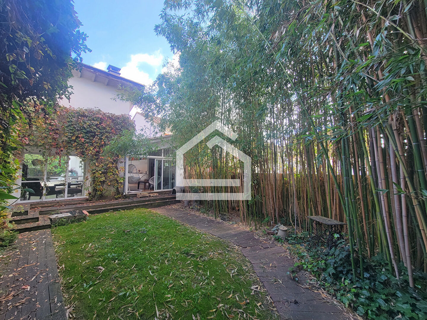 Photo Mérignac Arlac - Villa avec beaux potentiels au calme dans une impasse avec piscine et dépendance image 6/6