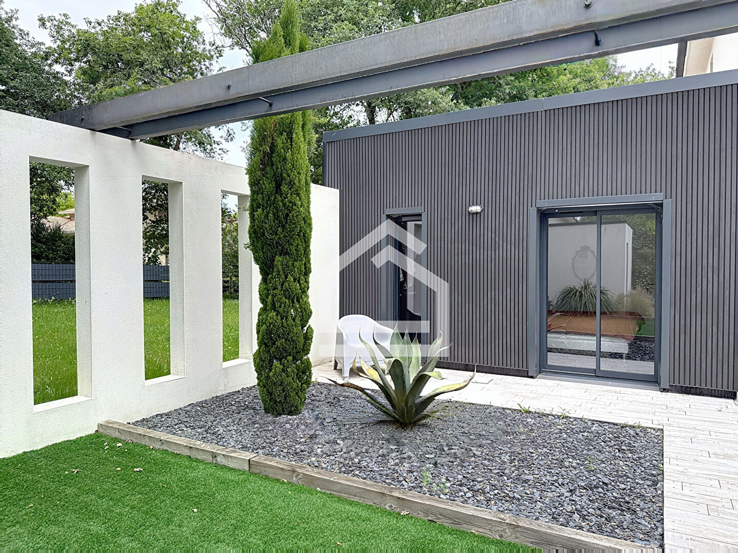 Saint Aubin de Médoc - Villa contemporaine au calme avec piscine et garage