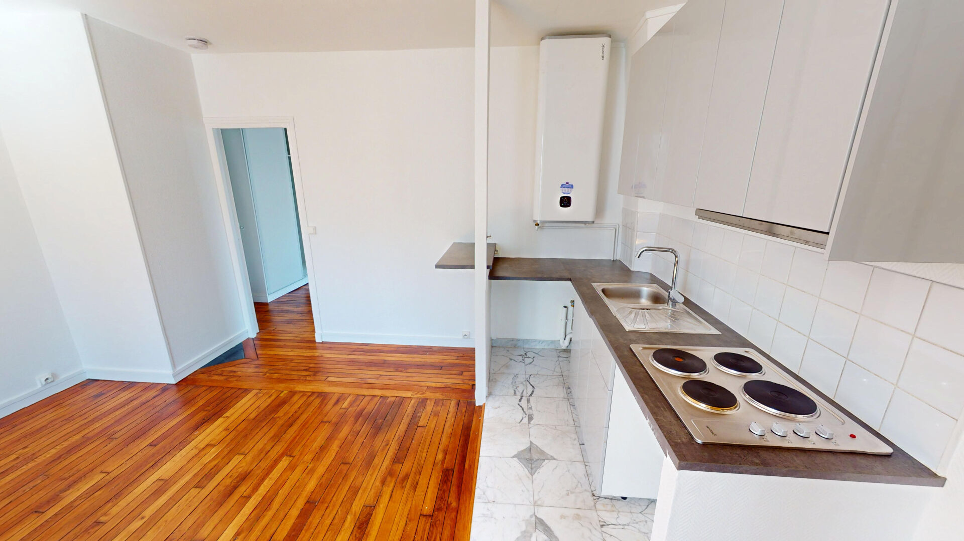 Photo 2 pièces dernier étage Exelmans / avenue de Versailles image 2/6