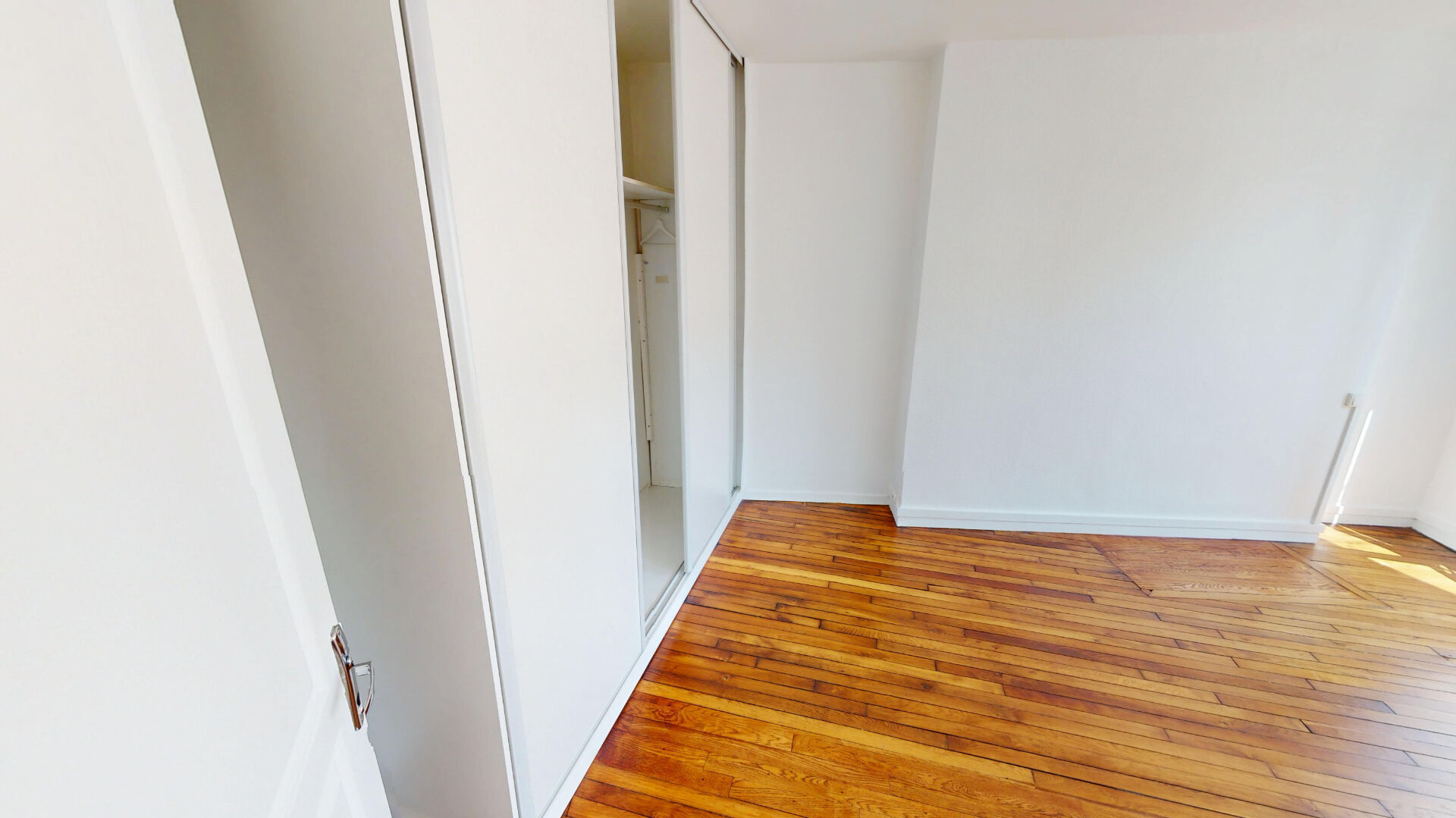 Photo 2 pièces dernier étage Exelmans / avenue de Versailles image 3/6