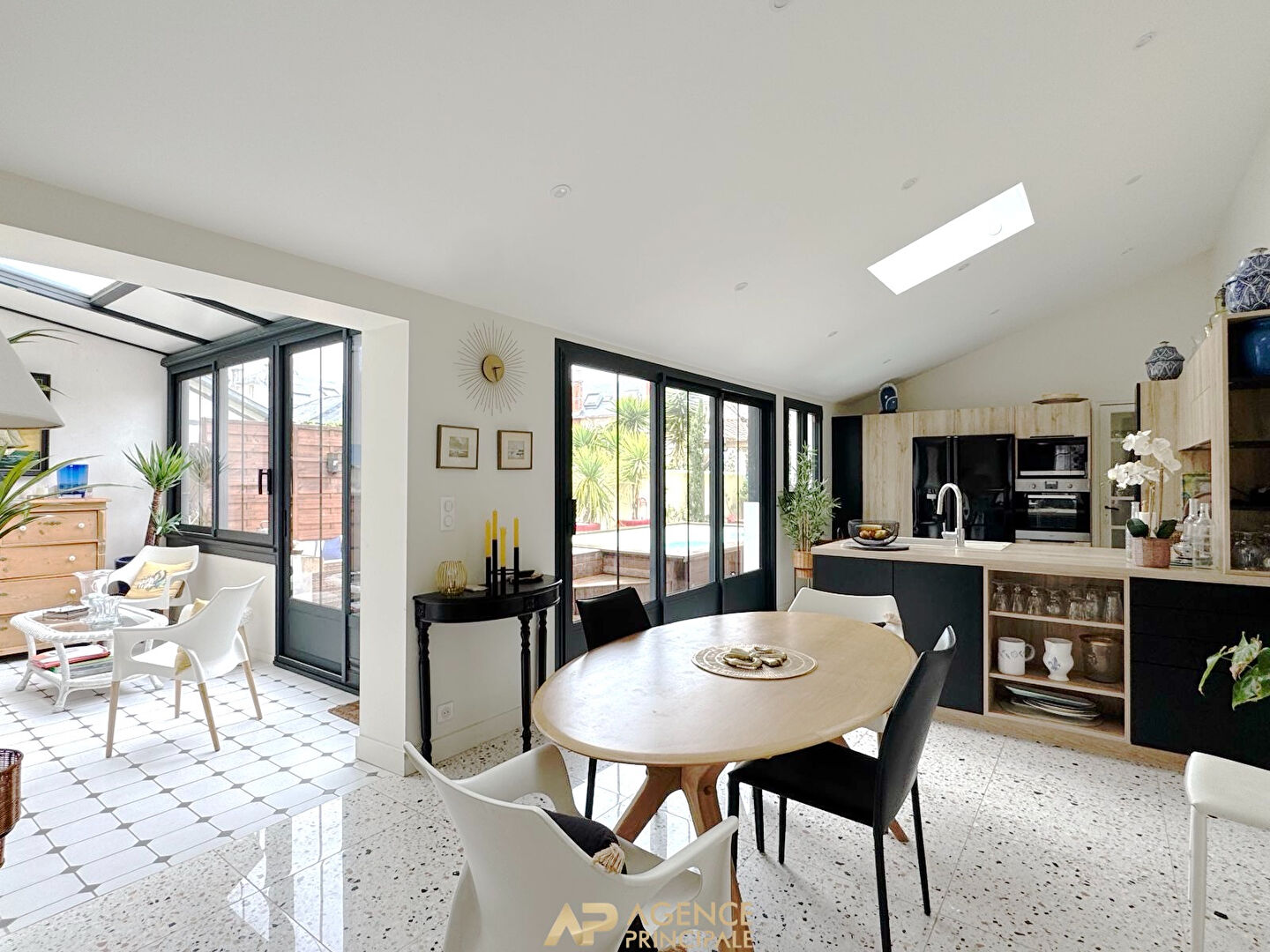 Agence immobilière de AGENCE PRINCIPALE La Rochelle