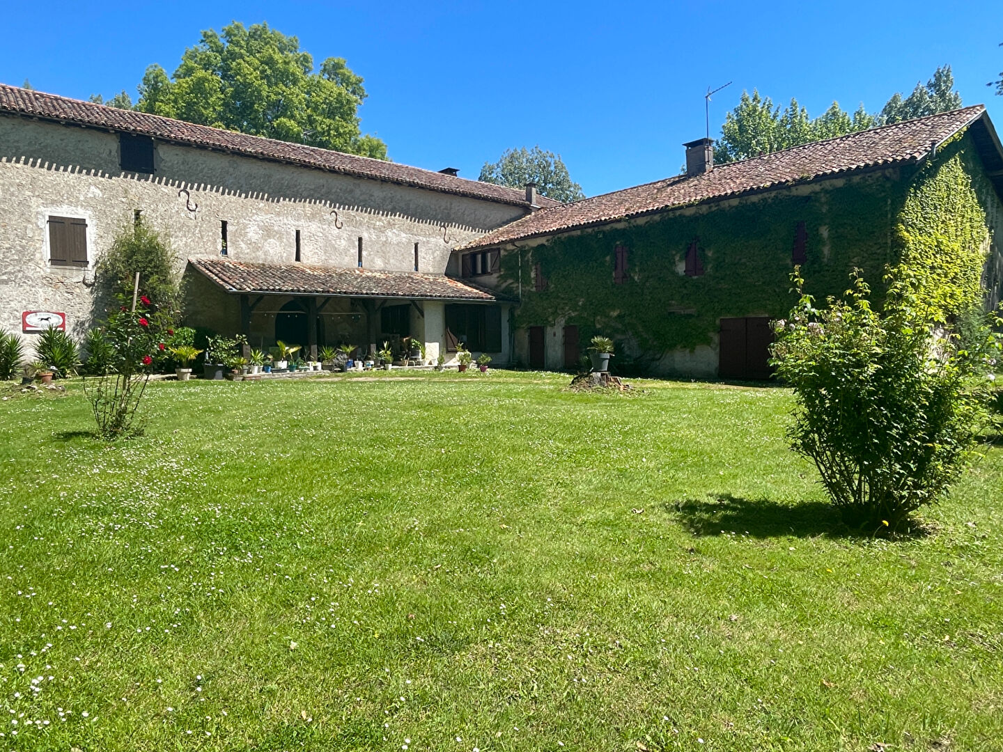 Agence immobilière de NADIA MERRIEN IMMOBILIER Urcuit - Agence NM IMMOBILIER