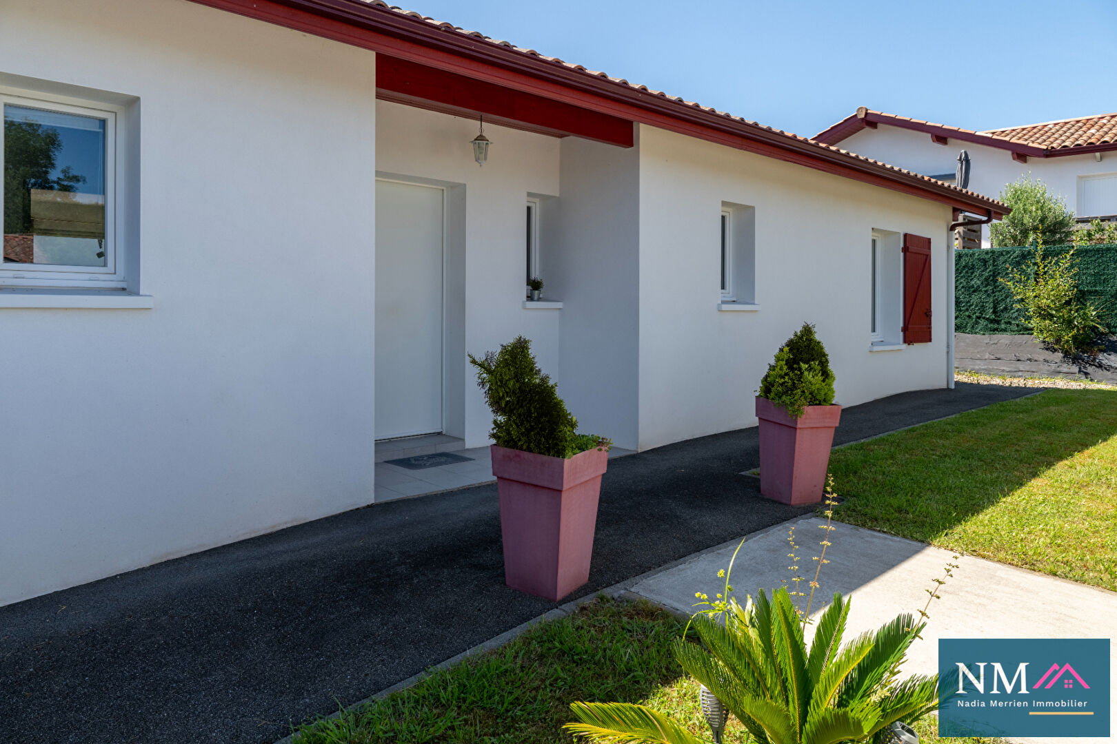 Agence immobilière de NADIA MERRIEN IMMOBILIER Urcuit - Agence NM IMMOBILIER