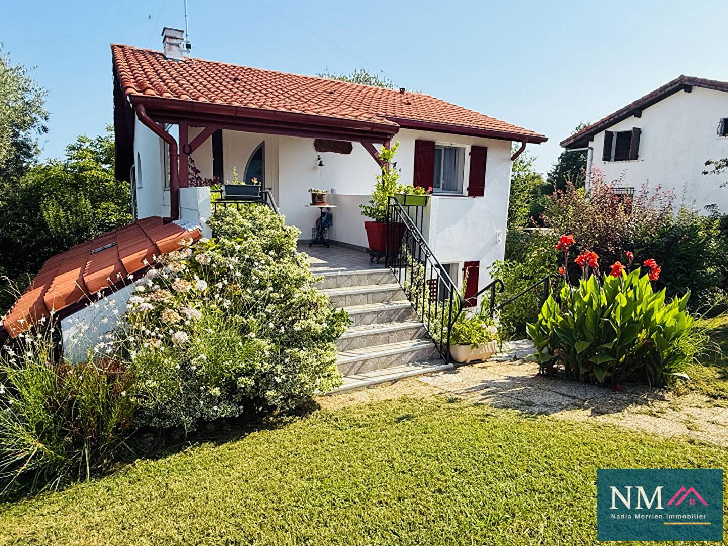 Agence immobilière de NADIA MERRIEN IMMOBILIER Urcuit - Agence NM IMMOBILIER