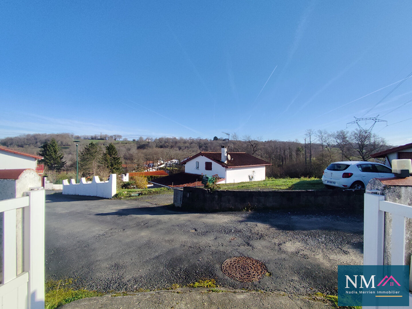 Agence immobilière de NADIA MERRIEN IMMOBILIER Urcuit - Agence NM IMMOBILIER