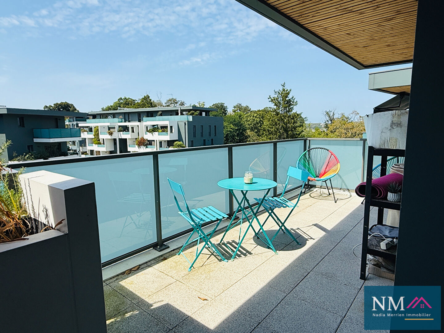 Superbe T2 dernier étage avec terrasse, résidence récente