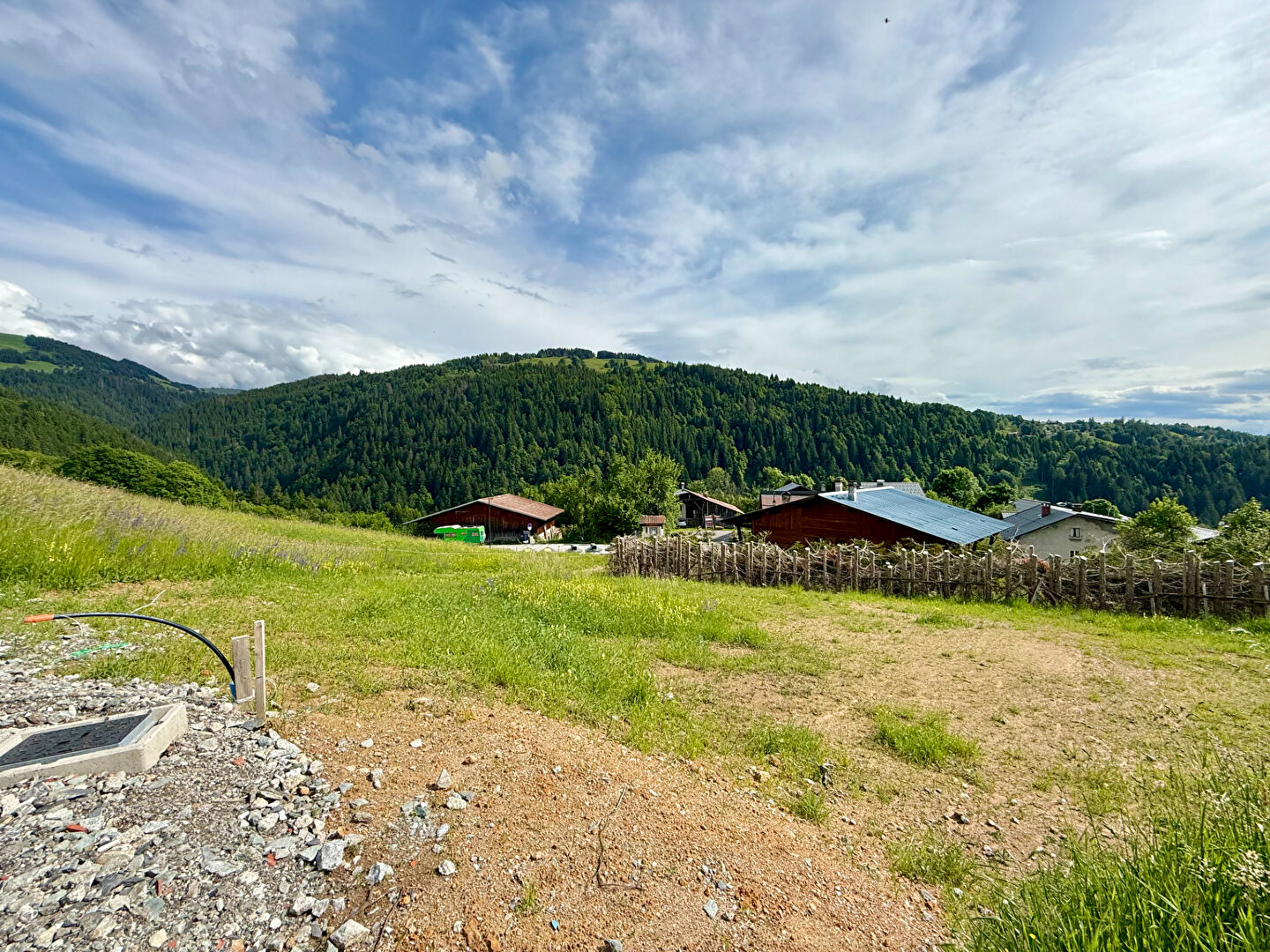 
TERRAIN CONSTRUCTIBLE CENTRE VILLAGE

