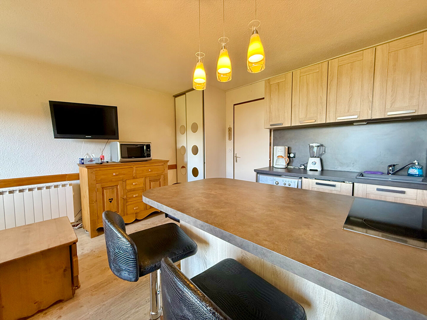 Photo AGREABLE STUDIO CABINE AVEC VUE DEGAGEE image 2/6