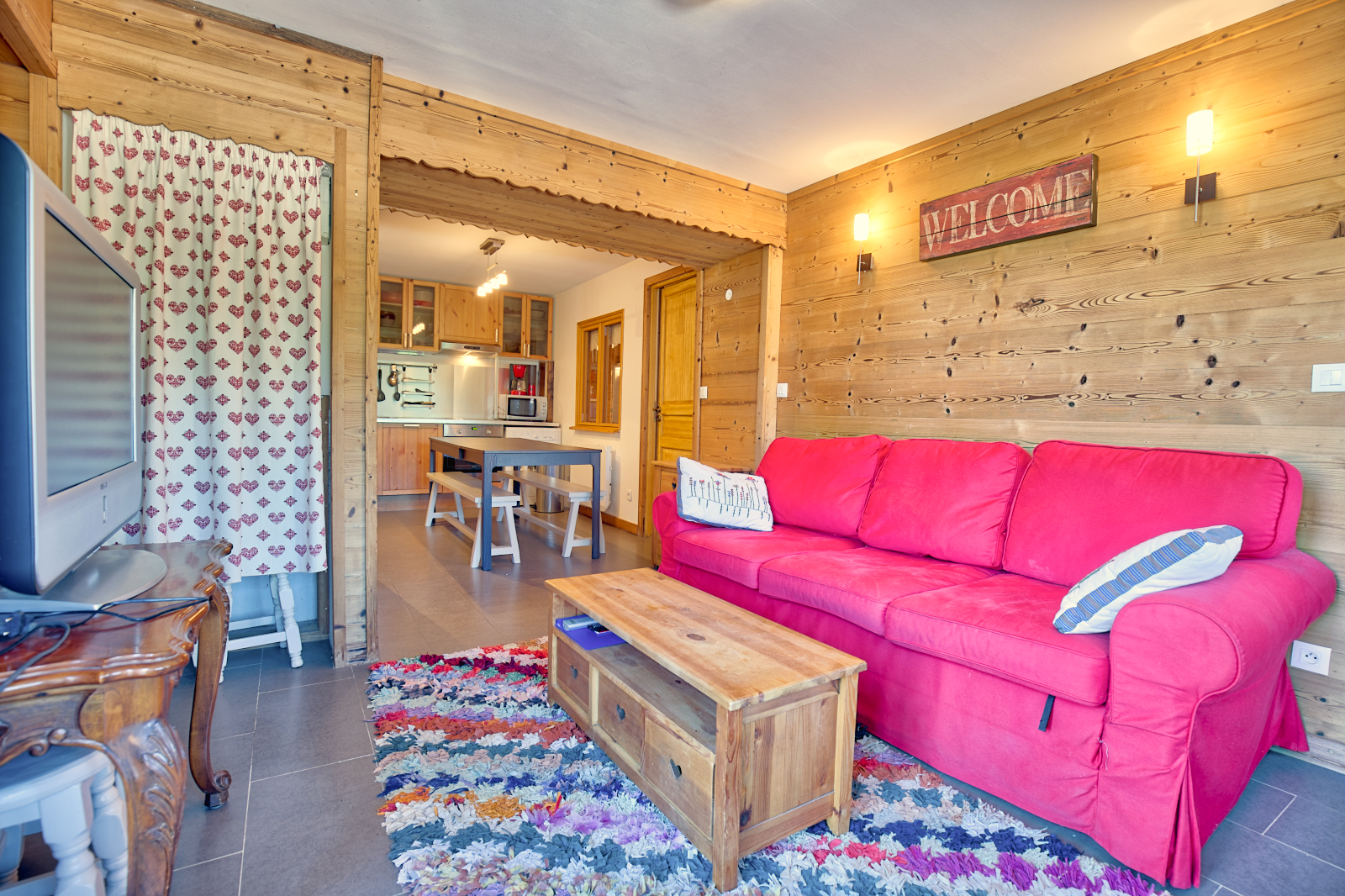 TROIS PIECES PIED DES PISTES ET PROCHE COMMERCES