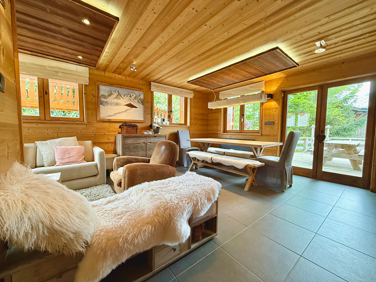 Photo EMPLACEMENT NUMERO 1 POUR CET APPARTEMENT DEUX CHAMBRES image 1/6