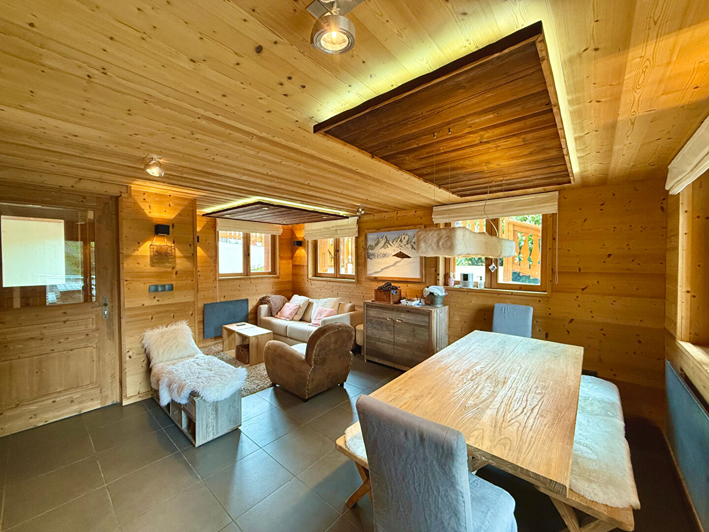 Photo EMPLACEMENT NUMERO 1 POUR CET APPARTEMENT DEUX CHAMBRES image 2/6