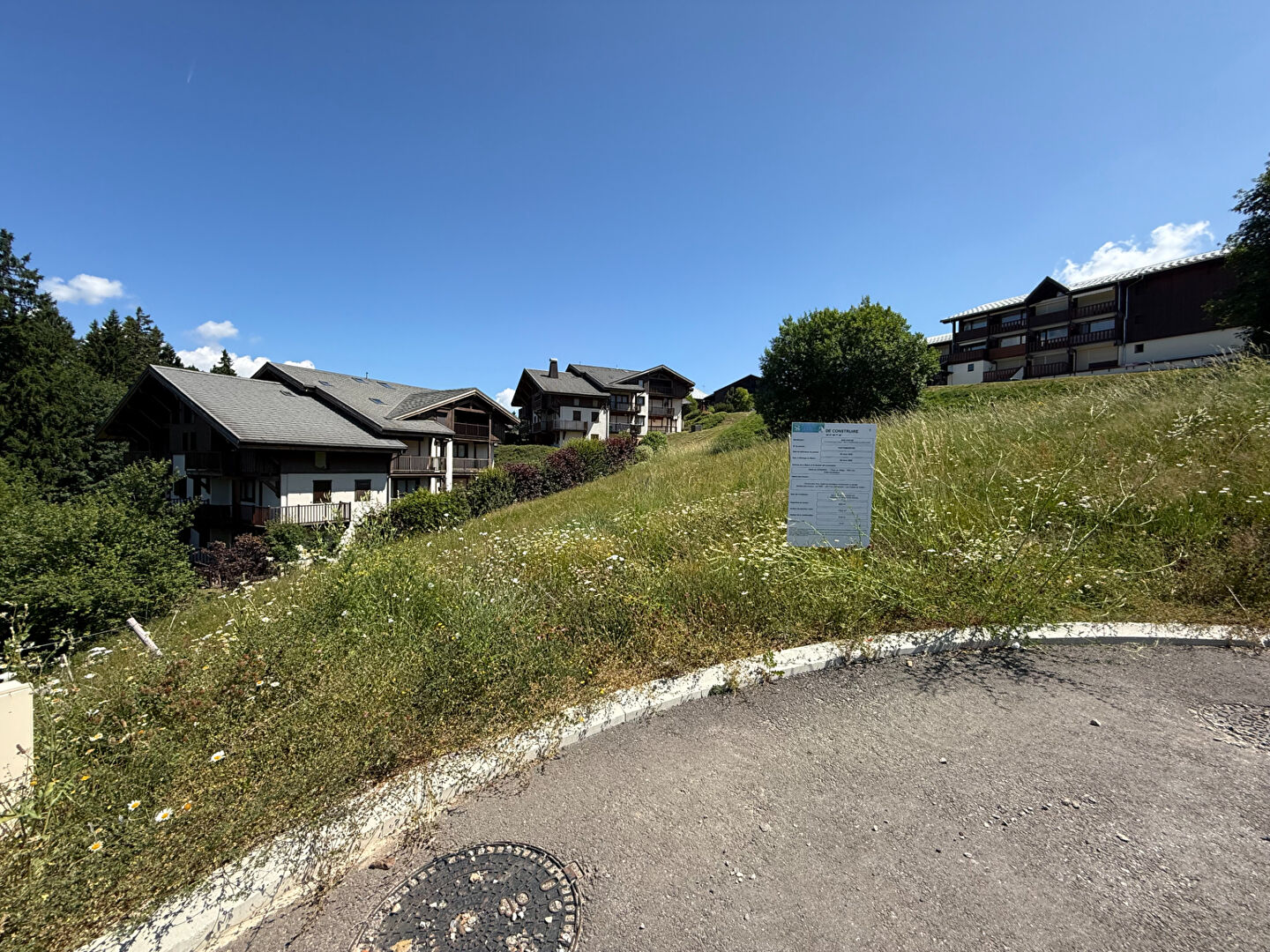 Photo TERRAIN A BATIR A VENDRE image 2/2