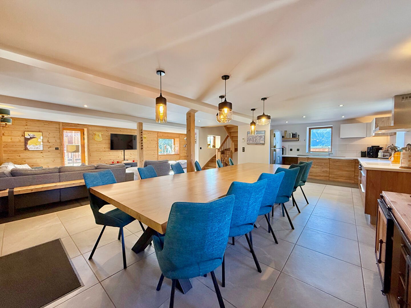 Photo CHALET FAMILIAL FACE AU MONT CHARVIN image 2/6