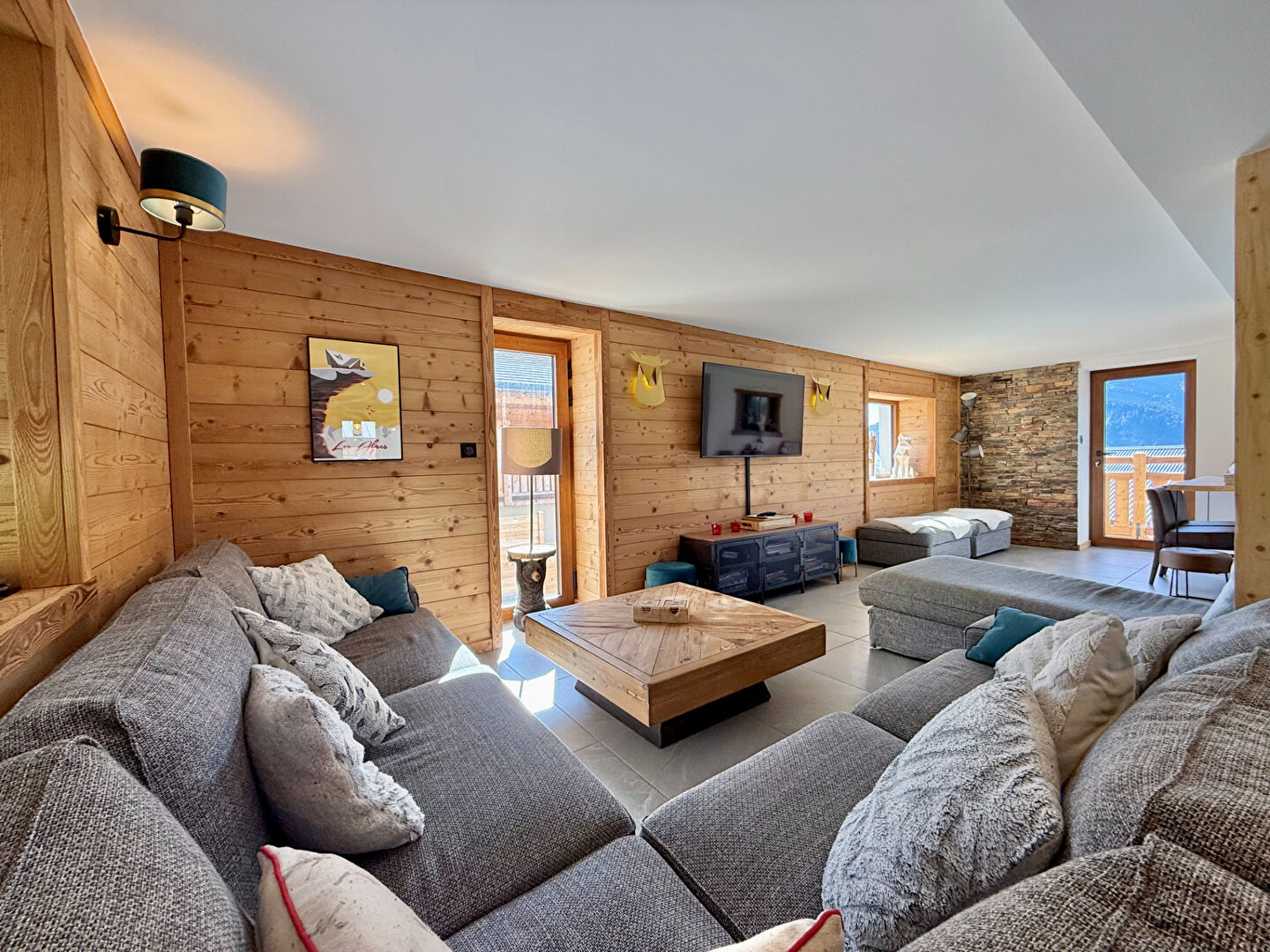 Photo CHALET FAMILIAL FACE AU MONT CHARVIN image 5/6