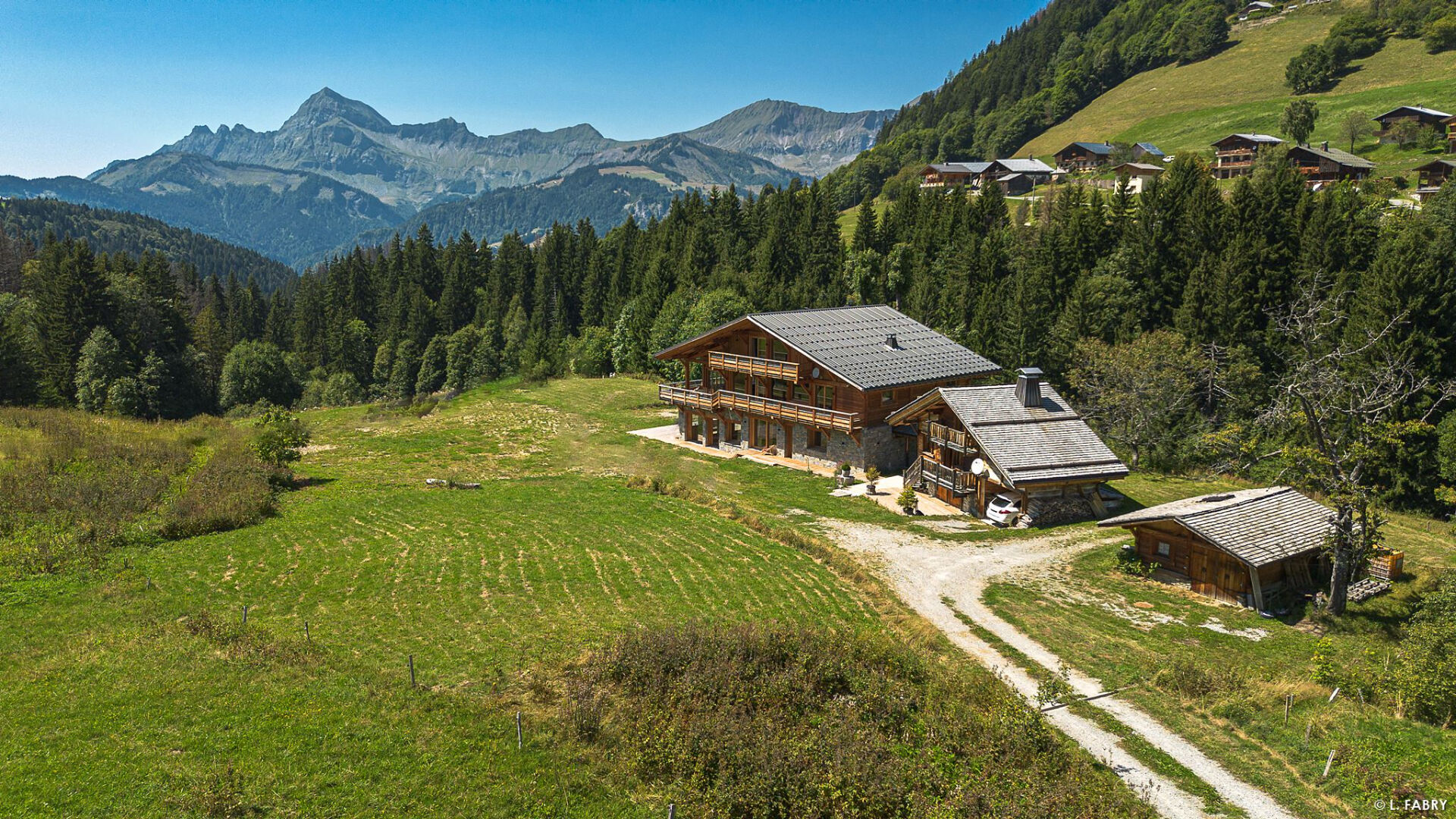 Photo DOMAINE D'EXCEPTION FACE AU MONT CHARVIN image 2/6