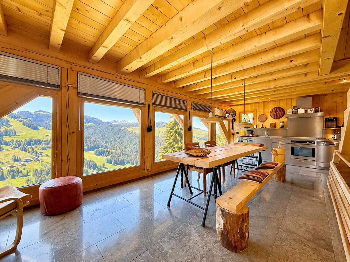 
SUPERBE CHALET D'ARCHITECTE AU LACHAT
