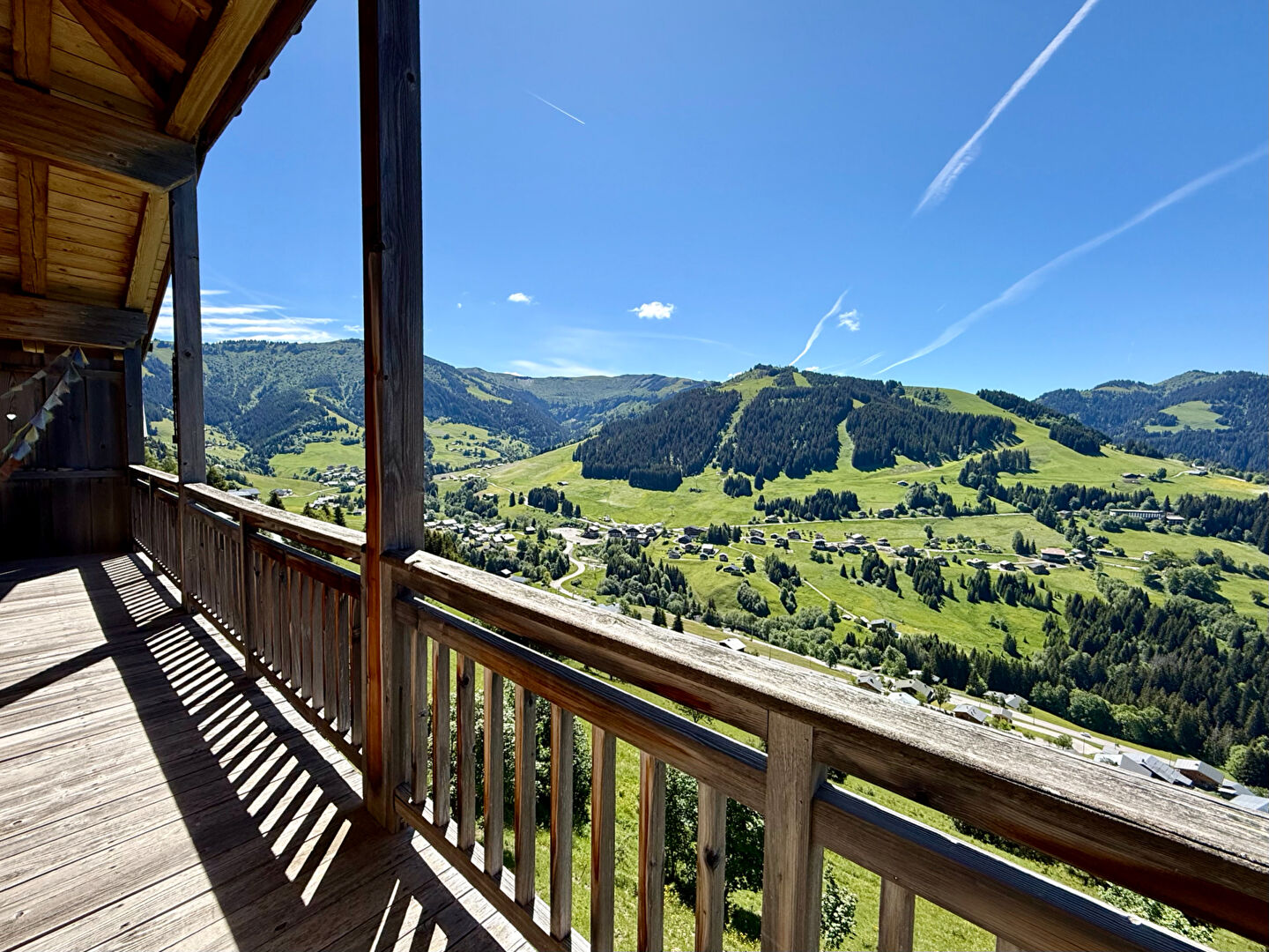 
SUPERBE CHALET D'ARCHITECTE AU LACHAT
