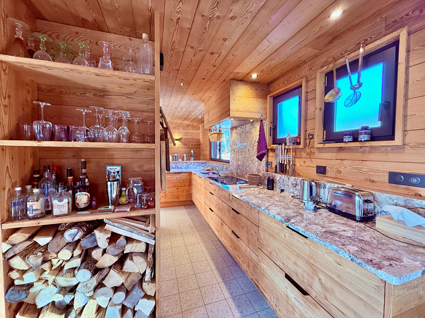 
CHALET DE CHARME FACE AU MONT CHARVIN
