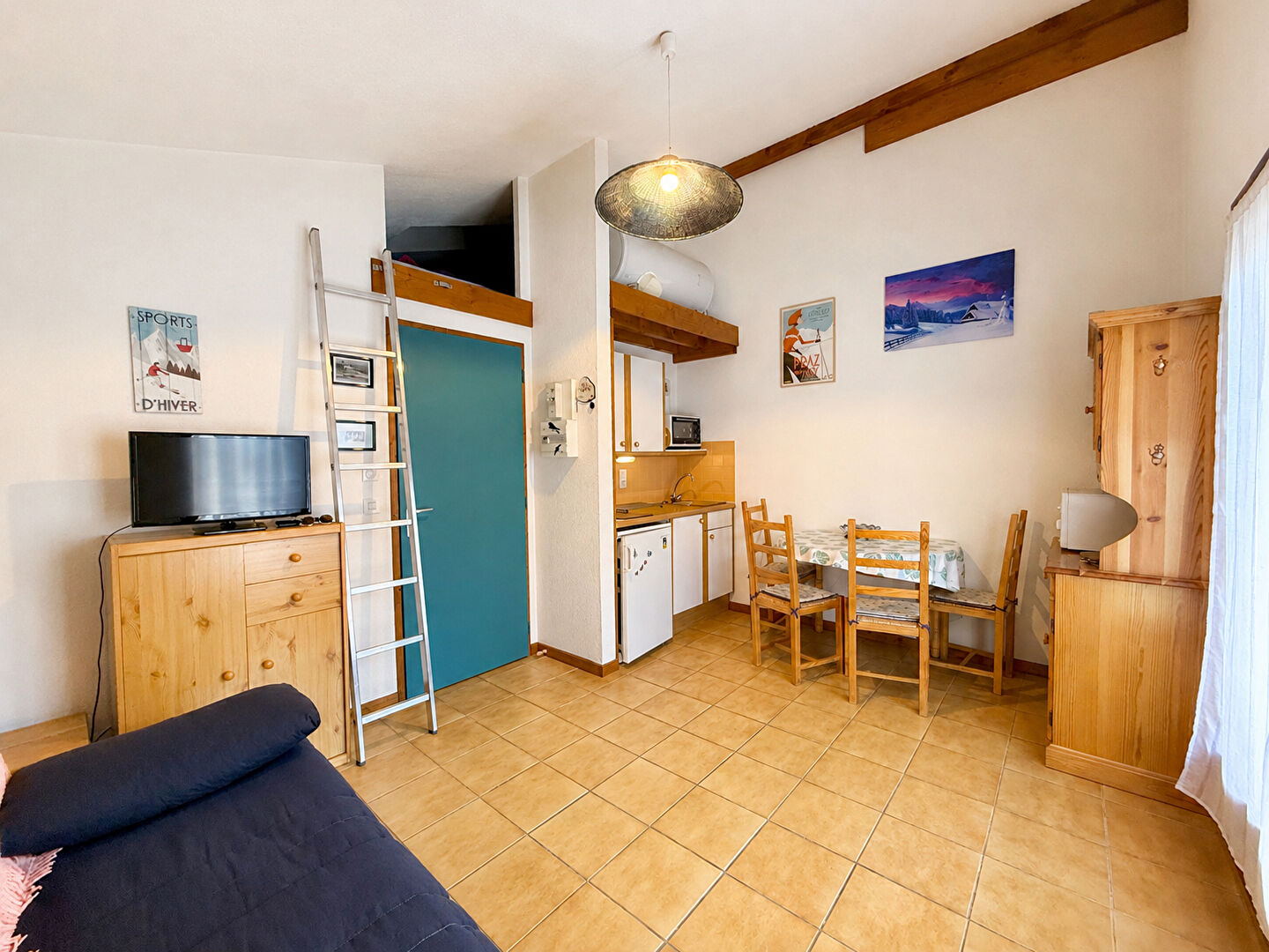 
STUDIO CABINE CENTRE VILLAGE
