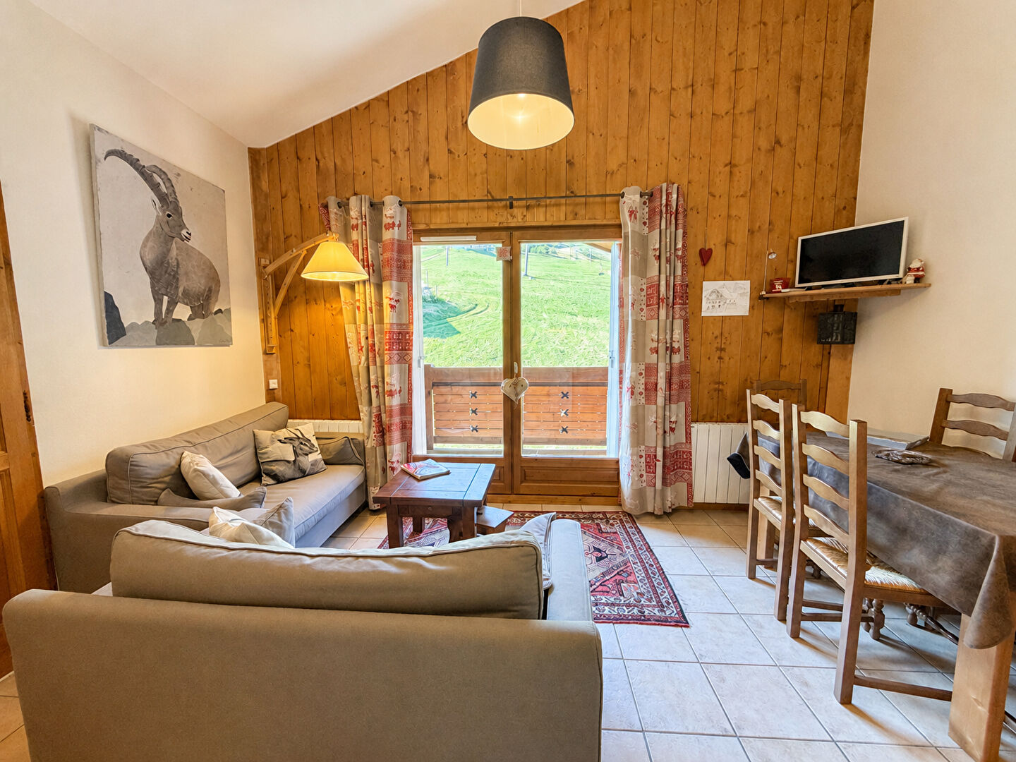 
DEUX CHAMBRES AU PIED DES PISTES DE L'ESPACE DIAMANT

