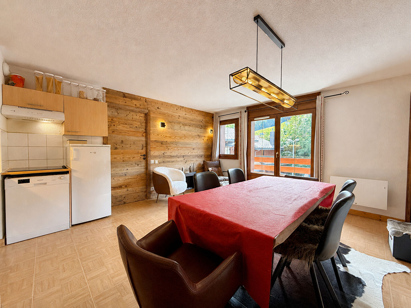 
TROIS CHAMBRES AU PIED DES PISTES
