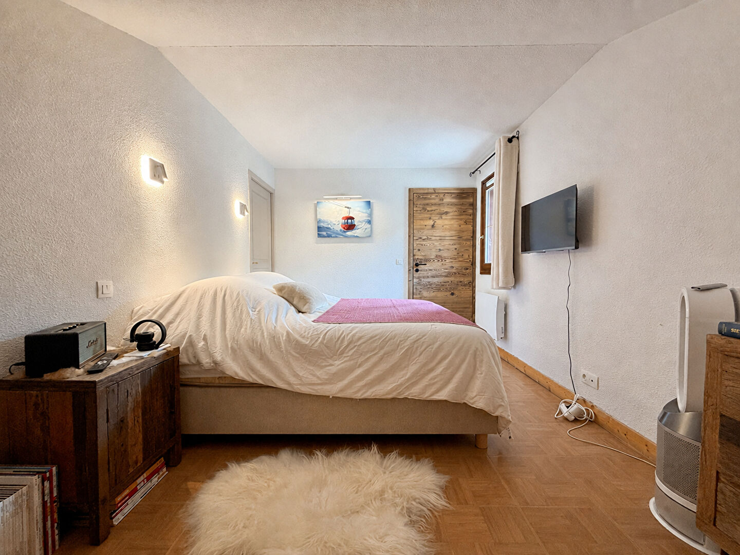 
TROIS CHAMBRES AU PIED DES PISTES
