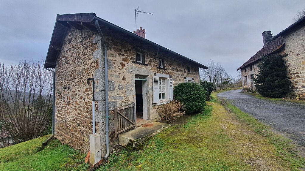 Photo Proche de BUJALEUF, Ensemble Immobilier image 2/6