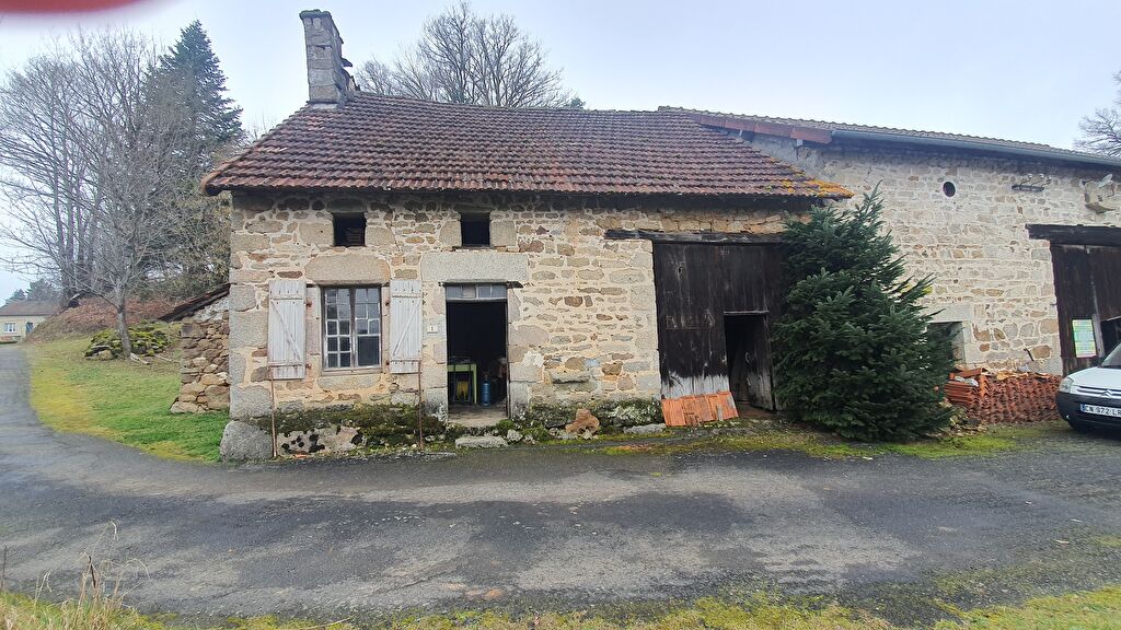 Photo Proche de BUJALEUF, Ensemble Immobilier image 4/6