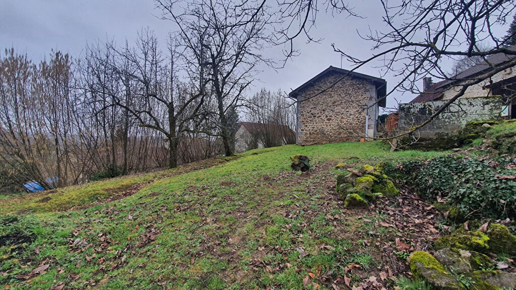 Photo Proche de BUJALEUF, Ensemble Immobilier image 5/6